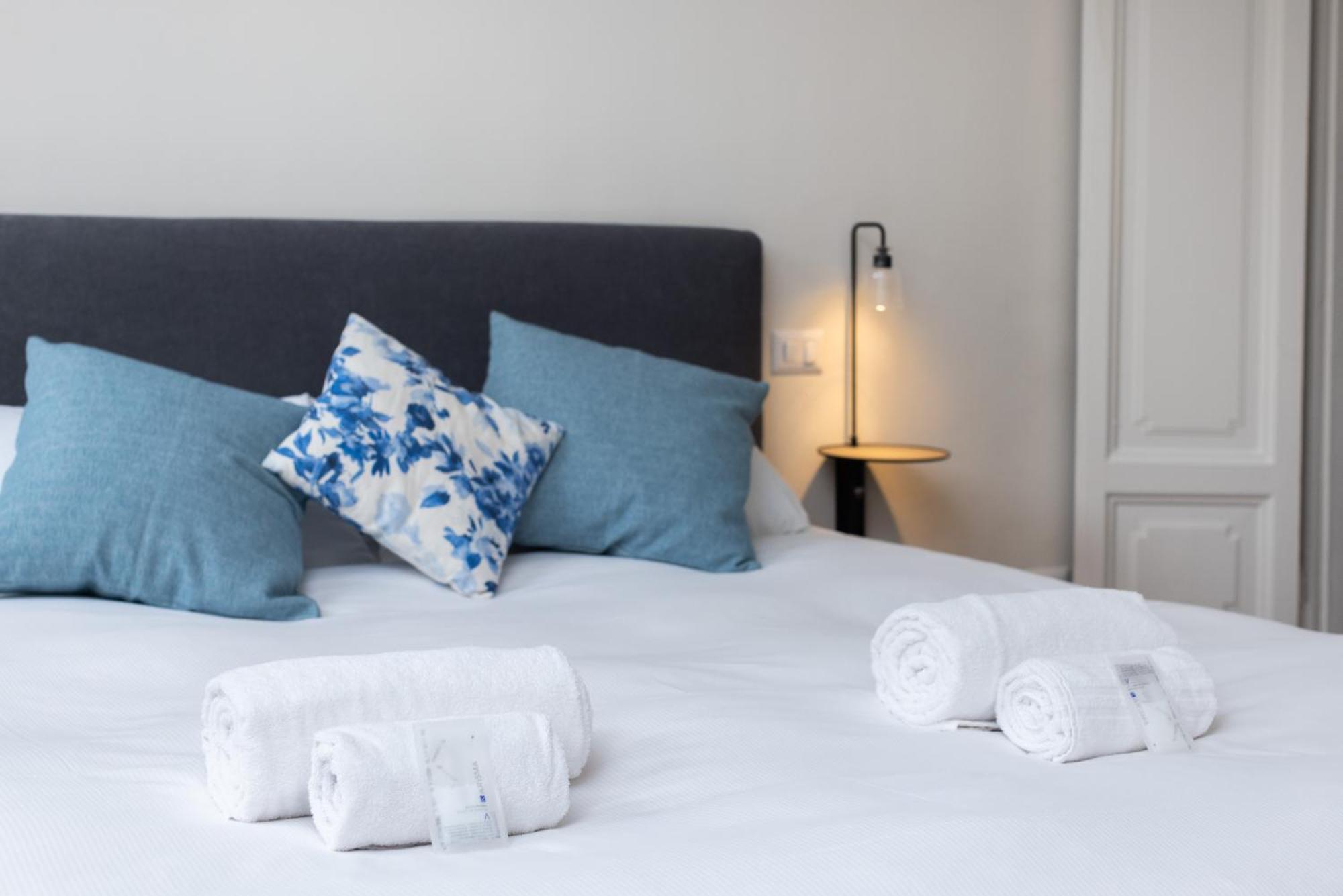 Living Uniqc Apartment - Duomo Milano Ngoại thất bức ảnh