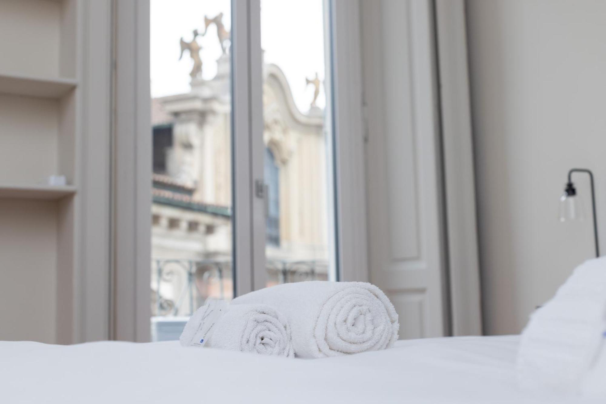 Living Uniqc Apartment - Duomo Milano Ngoại thất bức ảnh